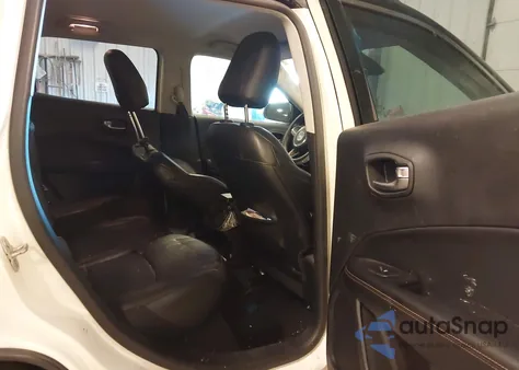 2019 Jeep Compass Limited 4X4 from USA, damaged, VIN 3C4NJDCB4KT628673